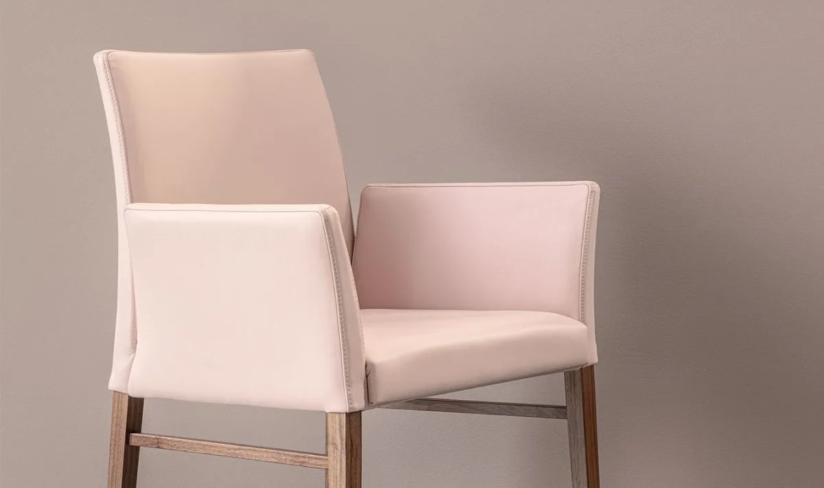 AIRNOVA - 1036-poltroncina-bloom-airnova-arredamento-design-leather-furni.webp